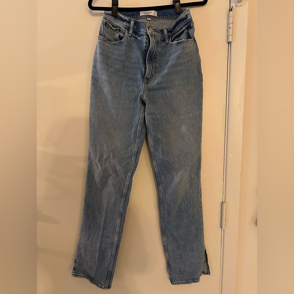 Abercrombie & Fitch Women's 90s Straight Jeans